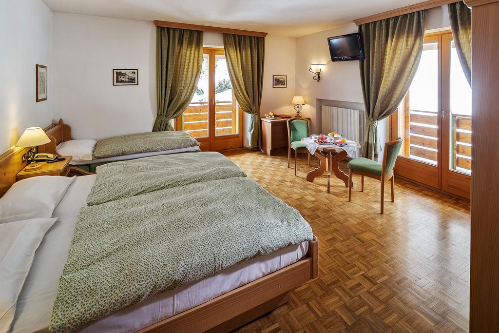 Hotel Piccolo Pocol Cortina dʼAmpezzo Oda fotoğraf