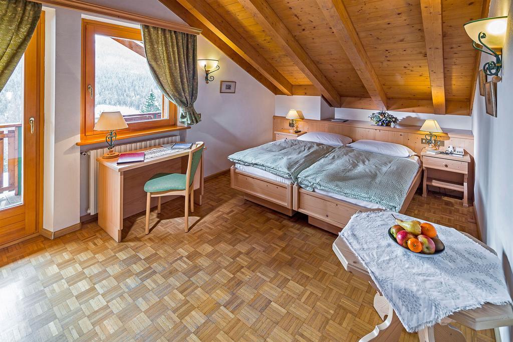 Hotel Piccolo Pocol Cortina dʼAmpezzo Oda fotoğraf